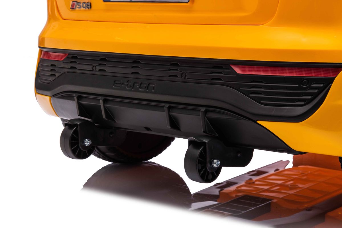 Audi RS Q8 elbil for barn 12V med fjernkontroll